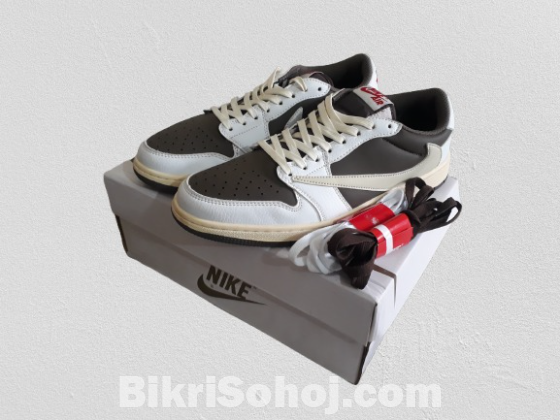 Nike Travis Scott Reverse Mocha